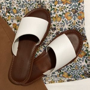 NWT | Cushionaire Women's Carly Slide Sandal with Memory Foam White | Size 7